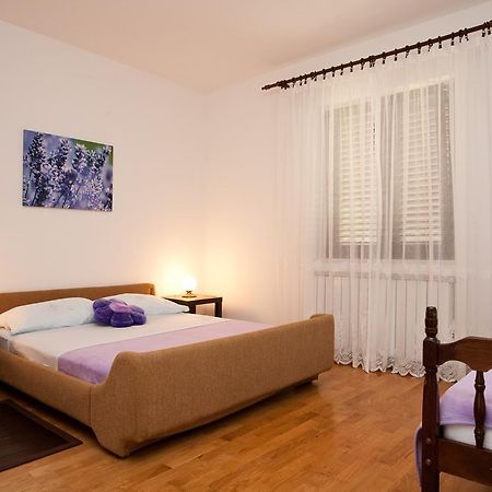 Apartment Milka Krk Town Exterior photo