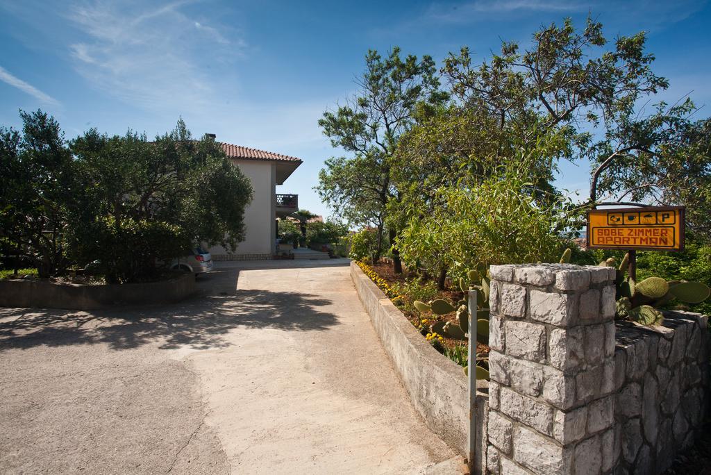 Apartment Milka Krk Town Exterior photo