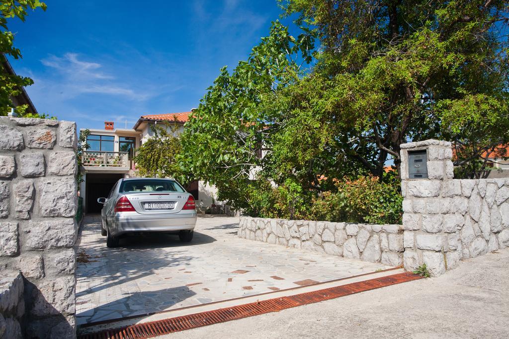 Apartment Milka Krk Town Exterior photo